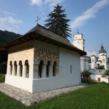 Bolniţa Sfintei Mănăstiri